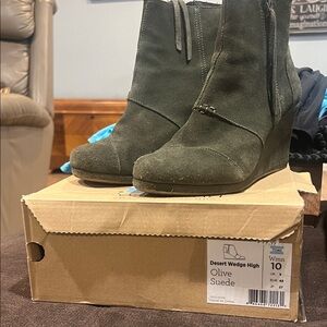 TOMS Olive Suede Wedge Boots
